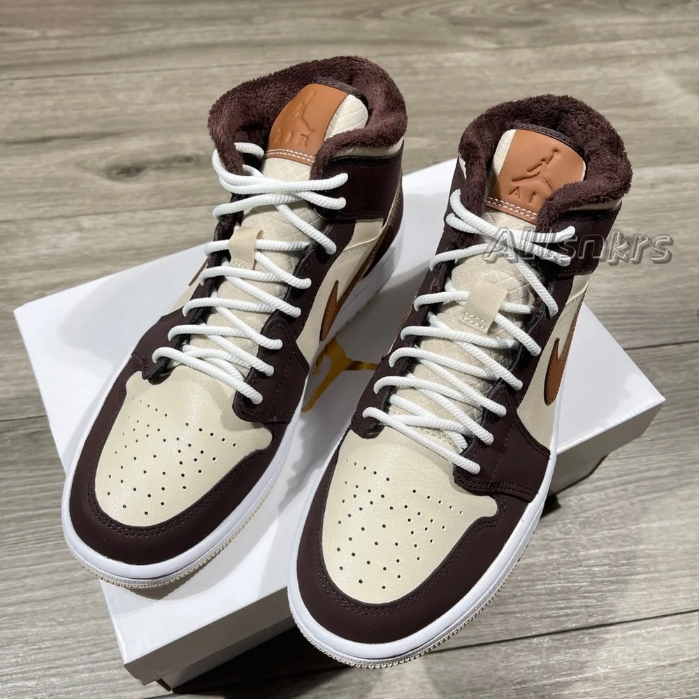 Air Jordan 1 Mid Women’s Brown Oatmeal - Picture 3 of 10